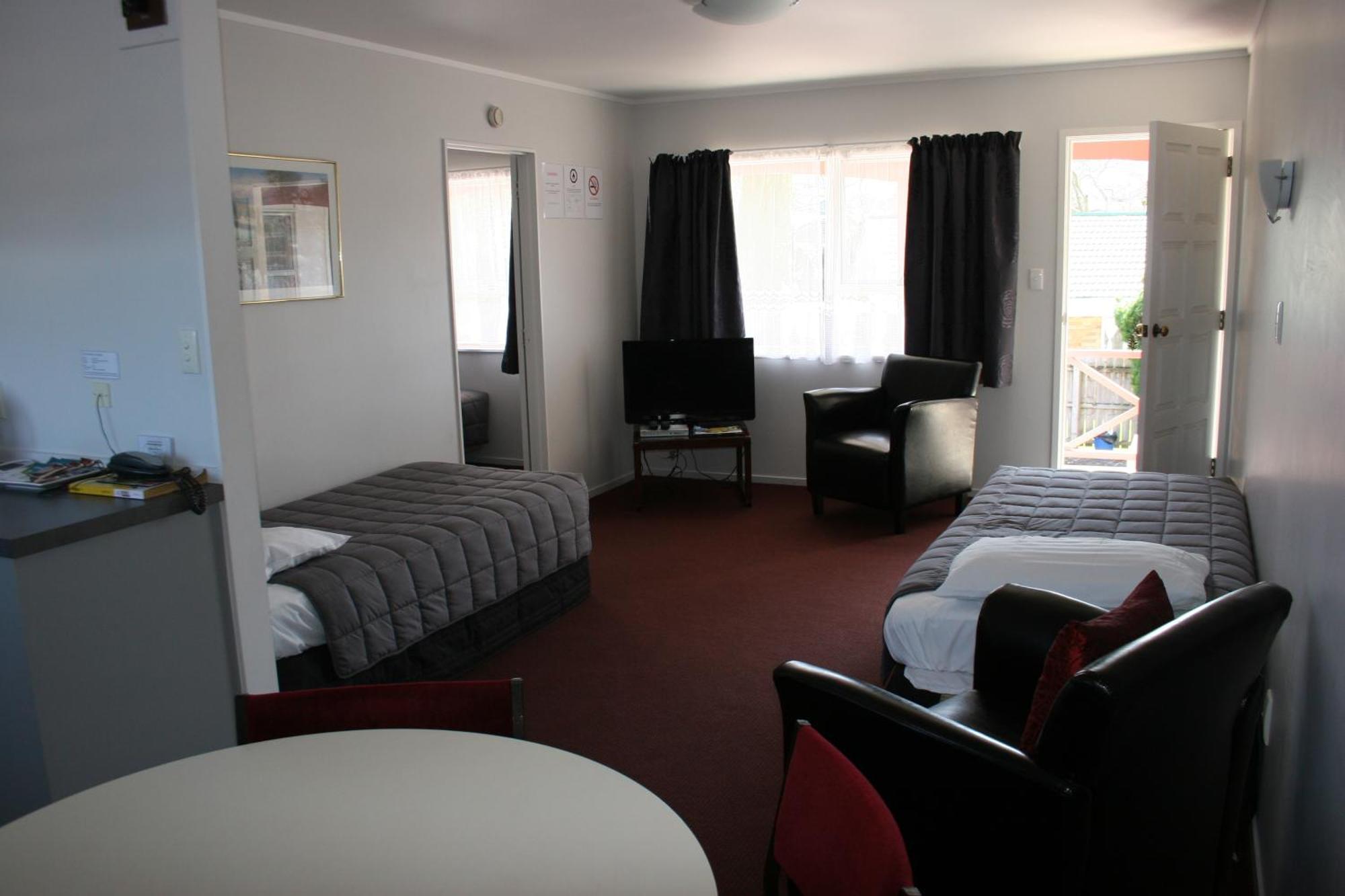 Burgundy Rose Motel Whangarei Dış mekan fotoğraf
