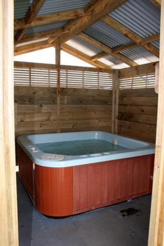 Burgundy Rose Motel Whangarei Dış mekan fotoğraf