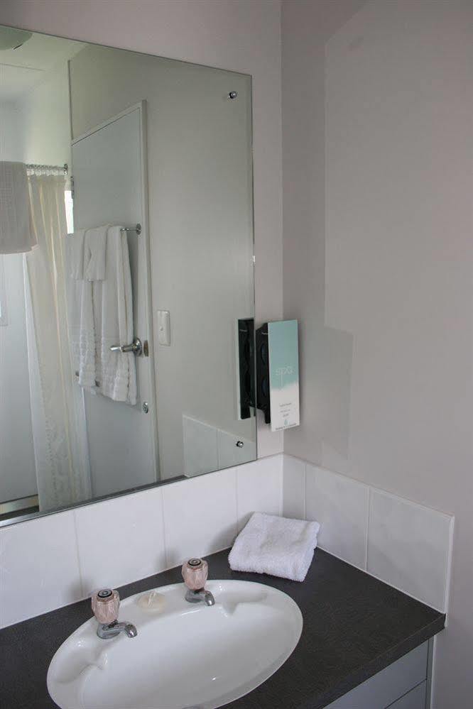 Burgundy Rose Motel Whangarei Dış mekan fotoğraf